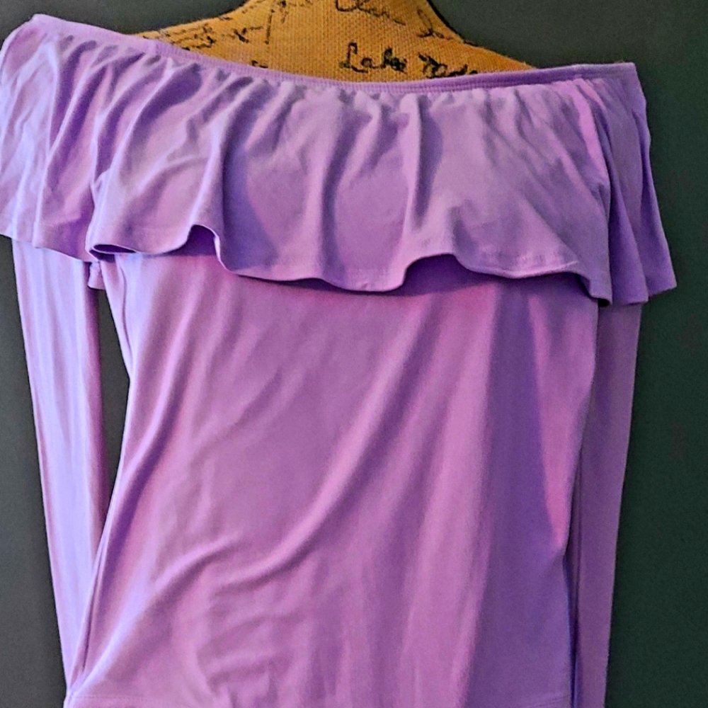Rue 21 size Small fitted long sleeve Bodysuit Color purple in like new condition